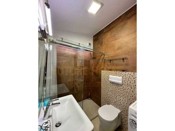 Tirane, jepet me qera apartament 2+1+Ballkon, Kati 2, 90 m² 1,200 € (Rruga Vilave)