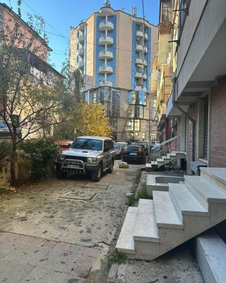 Tirane, shes ambjent biznesi , Kati -1, 76 m² 140,000 € (Sami Frashëri)