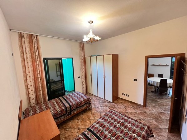 Tirane, jepet me qera apartament 2+1, Kati 2, 90 m² 450 € (Rruga e Durresit)