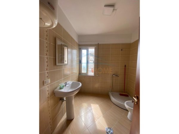 Tirane, jepet me qera apartament 2+1, Kati 7, 107 m² 600 € 