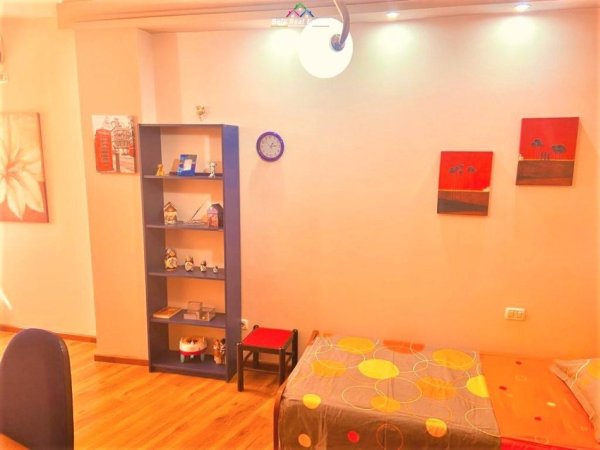 Tirane, jepet me qera apartament 2+1, Kati 3, 110 m² 750 € (rruga e elbasanit)