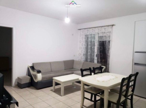 Tirane, jepet me qera apartament 2+1, Kati 5, 100 m² 360 € (fresku)