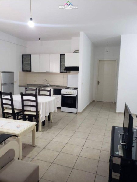 Tirane, jepet me qera apartament 2+1, Kati 5, 100 m² 360 € (fresku)