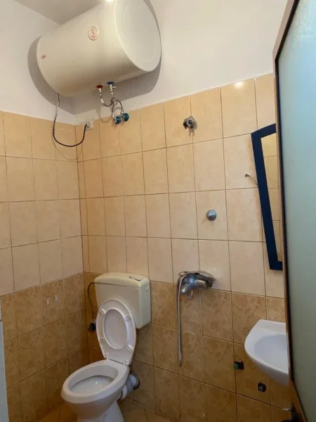 Tirane, jepet me qera apartament 1+1, Kati 1, 40 m² 300 € 