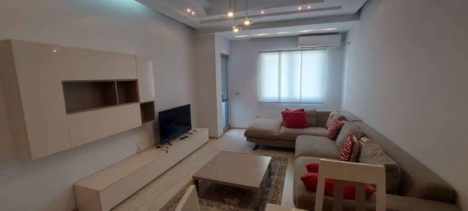 Tirane, jepet me qera apartament 2+1+Ballkon, Kati 7, 107 m² 500 € (Mikel Maruli Astir)