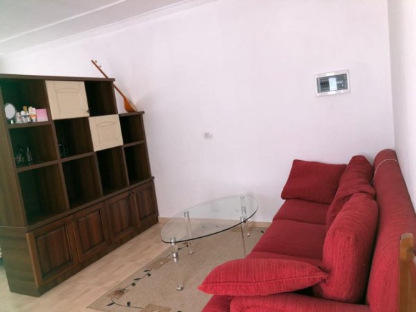 Tirane, jepet me qera garsonier 1+1, Kati 1, 40 m² 300 € (Allias)