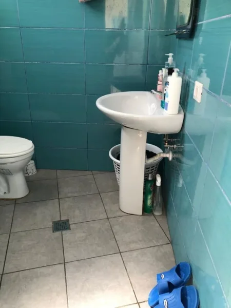 Tirane, jepet me qera garsonier 1+1, Kati 1, 40 m² 300 € (Allias)