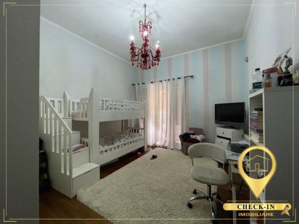 Tirane, shitet apartament 2+1+Aneks+Ballkon, Kati 4, 120 m² 350,000 € (Qender Tirane)