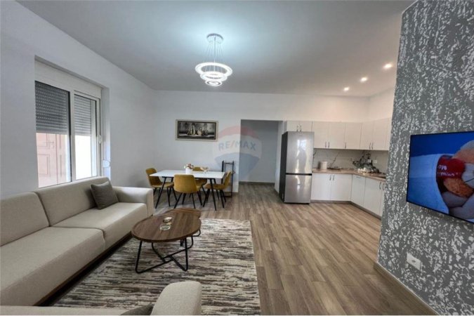 Tirane, jepet me qera apartament 2+1, , 85 m² 450 € (Kodra e Priftit - Porcelan)