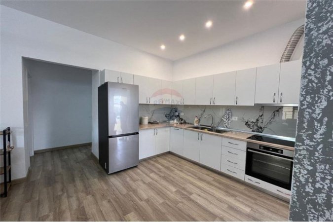 Tirane, jepet me qera apartament 2+1, , 85 m² 450 € (Kodra e Priftit - Porcelan)