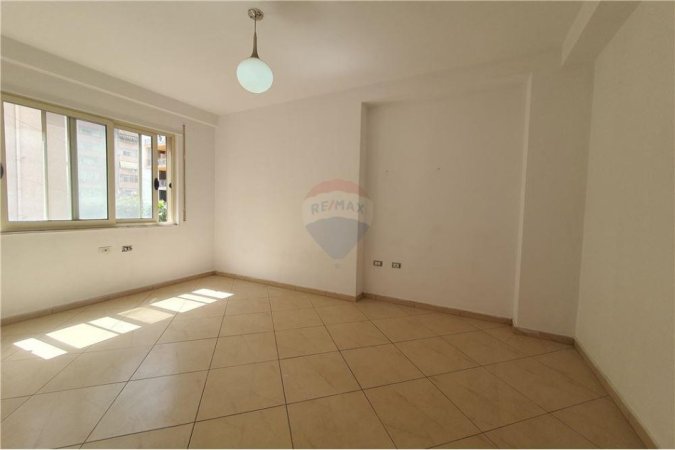 Tirane, shitet apartament 2+1, , 105 m² 130,000 € (Shesim apartament 2+1+2 ne Astir !)