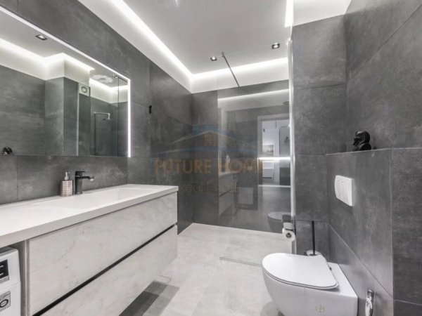 Tirane, shitet apartament 1+1, Kati 8, 64 m² 205,000 € (RRUGA E BARRIKADAVE)