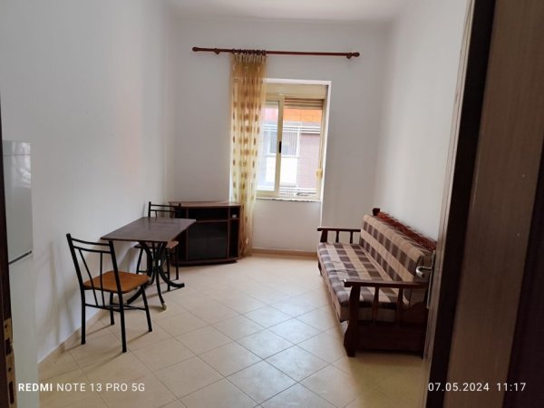 Tirane, jepet me qera apartament 2+1, Kati 2, 65 m² 450 € (Shallvaret)