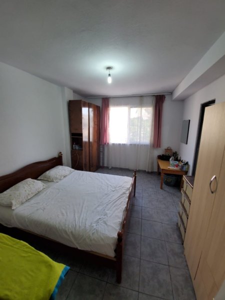 Tirane, jepet me qera apartament 1+1, Kati 5, 50 m² 350 € te Brryli