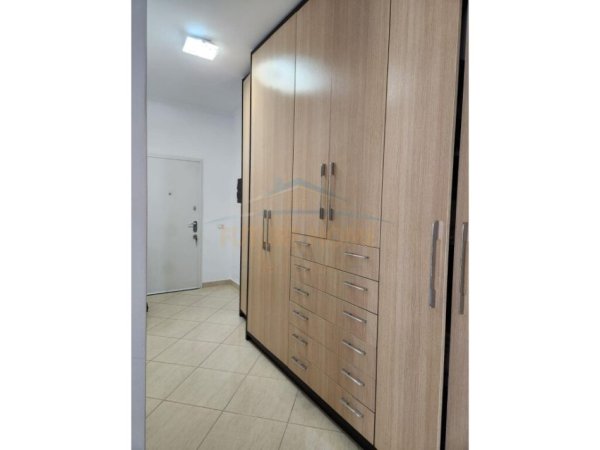 Tirane, jepet me qera 1+1, , 70 m² 400 € (fresk)