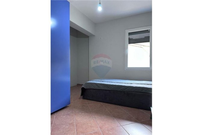 Tirane, jepet me qera apartament 3+1, , 125 m² 650 € (Komuna e Parisit)