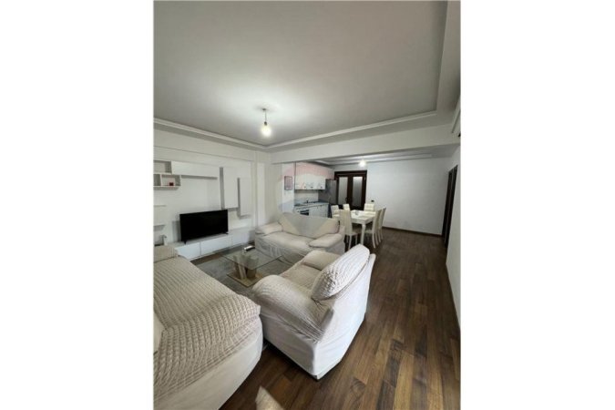 Tirane, jepet me qera apartament 2+1+Aneks+Ballkon, Kati 3, 120 m² 500 € (Laprakë,)