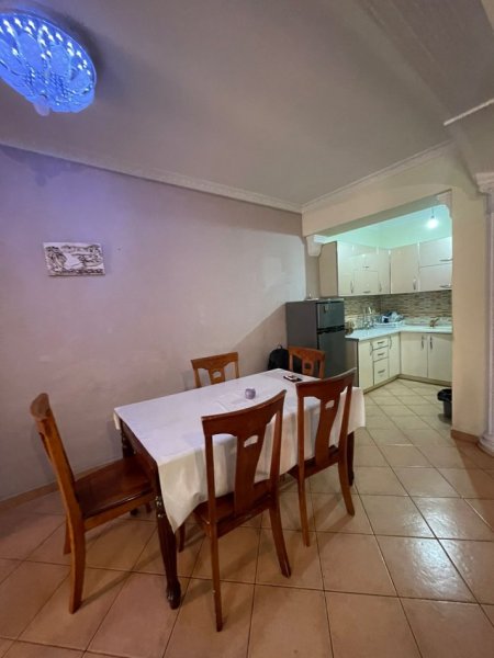 Tirane, jepet me qera apartament 2+1+Ballkon, Kati 6, 100 m² 500 € (Rruga e Kavajes)