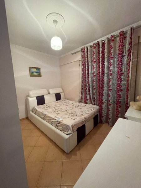 Tirane, jepet me qera apartament 2+1+Ballkon, Kati 6, 100 m² 500 € (Rruga e Kavajes)