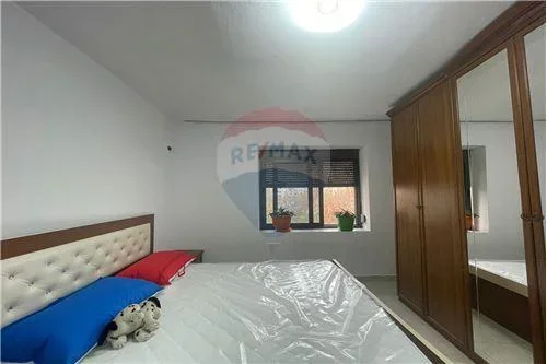 Tirane, jepet me qera apartament 2+1, Kati 4, 65 m² 400 € (Bulevardi "Zhan D'Ark" - Brryli - Materniteti i Ri, Shqipëri)