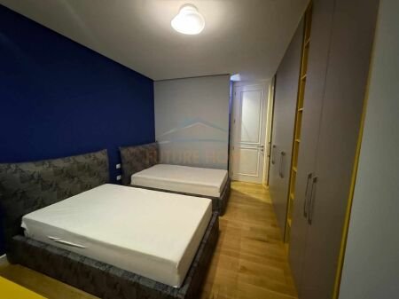 Tirane, jepet me qera apartament 2+1, Kati 5, 120 m² 900 € (Rruga e Kavajes, prane Kompleksit Delijorgji)