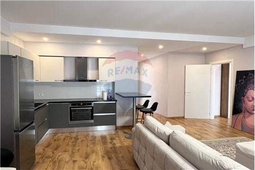 Tirane, jepet me qera apartament 2+1, Kati 6, 101 m² 1,200 € (Rruga e Kavajes - Kompleksi Delijorgji, Albania)