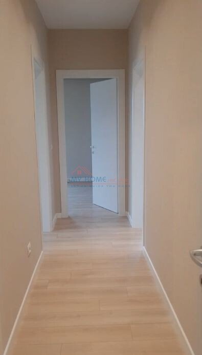 Tirane, jepet me qera zyre , Kati 10, 161 m² 1,400 € (RRuga e Kavajes)