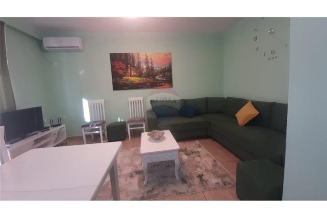 Tirane, jepet me qera apartament 1+1+Ballkon, Kati 2, 70 m² 470 € (Rruga Memo Meto)