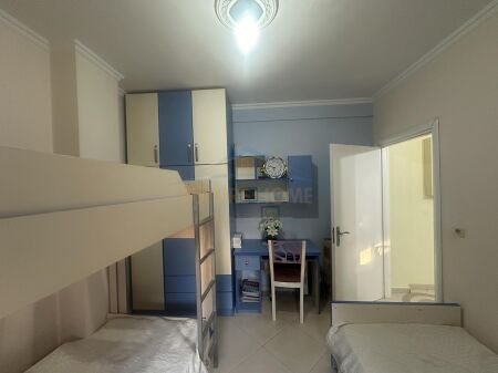 Tirane, jepet me qera apartament 2+1, Kati 3, 92 m² 400 € (Rruga Shefqet Kuka)