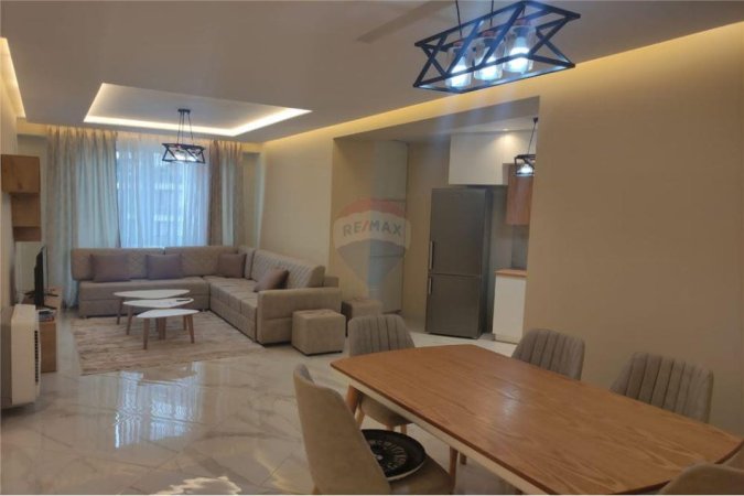 Tirane, jepet me qera apartament 2+1+Ballkon, Kati 4, 90 m² 580 € (Rruga Beniamin Kruta)