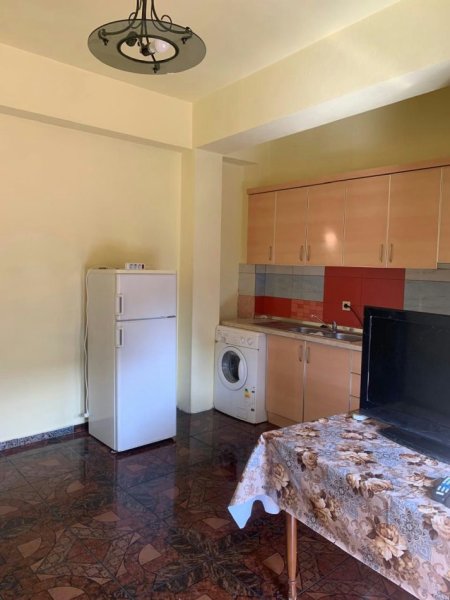 Tirane, jepet me qera apartament 1+1, Kati 2, 75 m² 290 € (jordan misja)