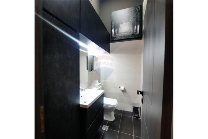 Tirane, jepet me qera zyre , , 30 m² 750 € (ZYRE PER QIRA 30M2 PRANE STADIUMIT AIR ALBANIA)