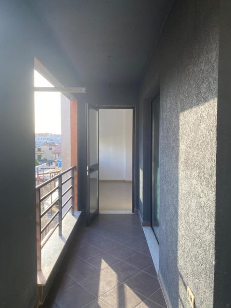 Tirane, jepet me qera apartament 2+1+Ballkon, Kati 3, 110 m² 450 € (Loni Ligori Astir)