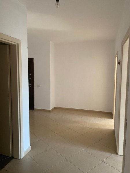 Tirane, jepet me qera apartament 2+1+Ballkon, Kati 3, 110 m² 450 € (Loni Ligori Astir)