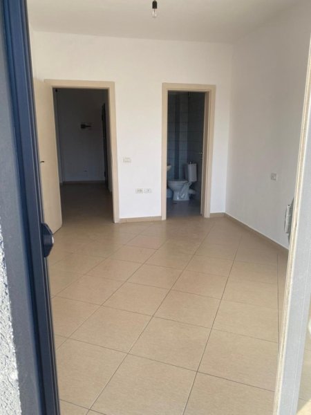 Tirane, jepet me qera apartament 2+1+Ballkon, Kati 3, 110 m² 450 € (Loni Ligori Astir)