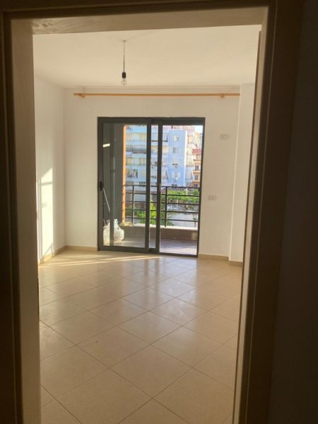 Tirane, jepet me qera apartament 2+1+Ballkon, Kati 3, 110 m² 450 € (Loni Ligori Astir)