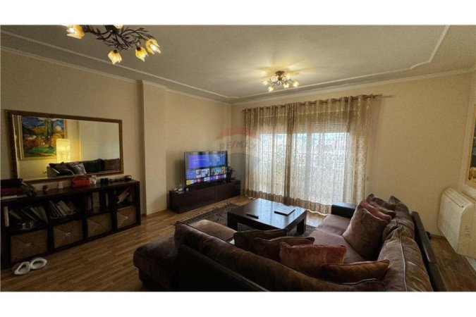 Tirane, shitet apartament 3+1, , 157 m² 349,000 € (Qender)