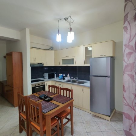 Tirane, jepet me qera apartament 2+1, Kati 3, 100 m² 650 € (KRISTAL CENTER)