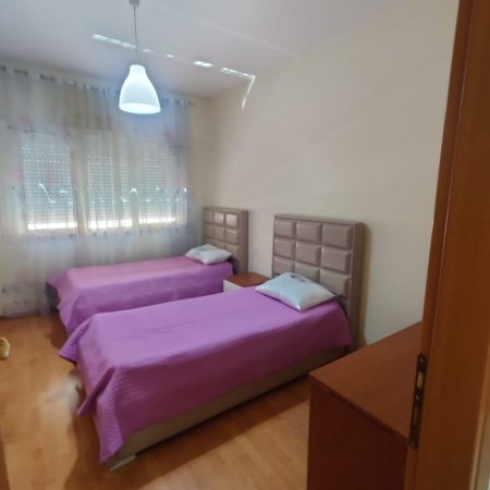 Tirane, jepet me qera apartament 2+1, Kati 3, 100 m² 650 € (KRISTAL CENTER)