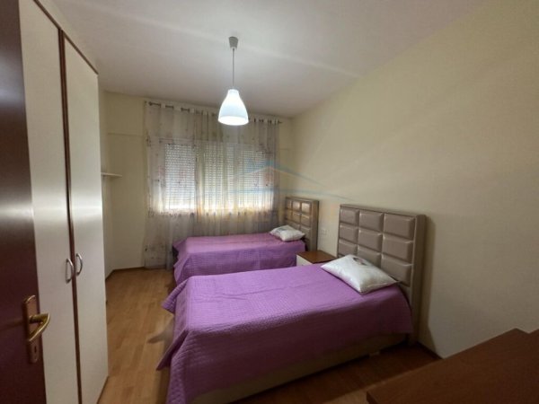 Tirane, jepet me qera apartament 2+1, Kati 3, 100 m² 650 € (Komuna e Parisit)