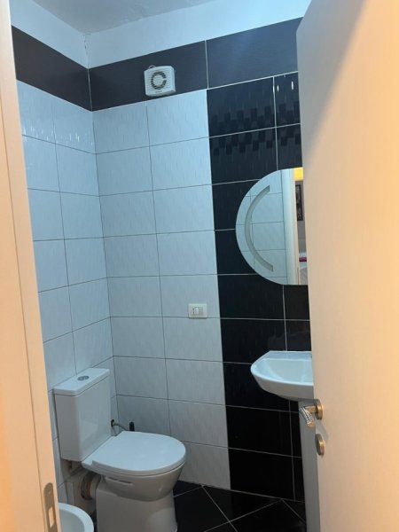 Tirane, jepet me qera apartament 1+1+Ballkon, Kati 2, 70 m² 350 € (Rruga Teodor Keko)