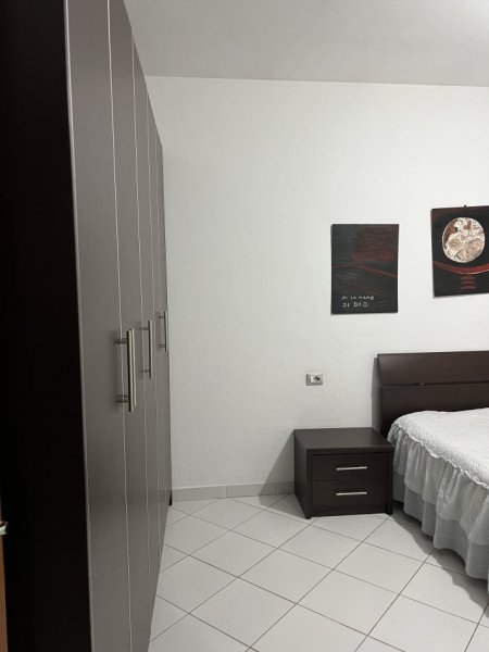 Tirane, jepet me qera apartament 2+1+Ballkon, Kati 8, 115 m² 420 € (Rruga mikel maruli)