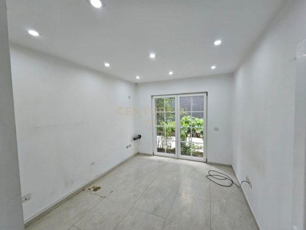 Tirane, jepet me qera ambjent biznesi , , 72 m² 1,500 € (rruga e elbasanit)