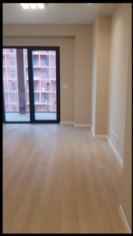 Tirane, jepet me qera zyre , Kati 10, 75 m² 700 € (RRUGA E KAVAJES)