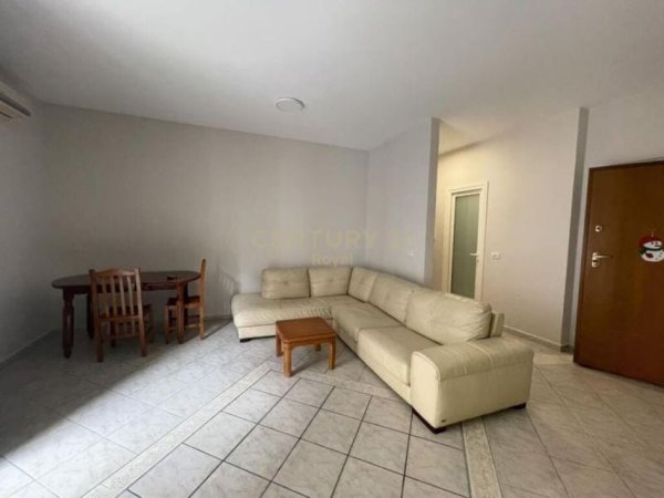 Tirane, jepet me qera apartament 1+1+Aneks+Ballkon, Kati 4, 67 m² 550 € (rruga marko bocari liqeni i tiranes)