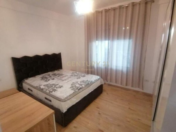 Tirane, jepet me qera apartament 2+1, Kati 2, 120 m² 650 € (kopshti zoologjik)