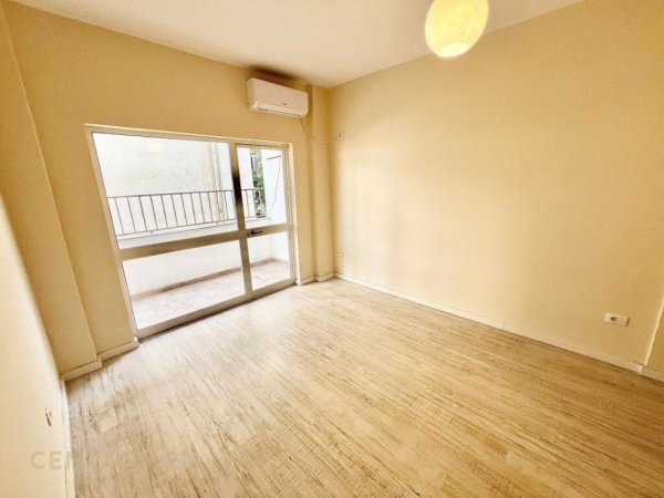 Tirane, jepet me qera zyre , Kati 2, 129 m² 750 € (rruga e elbasanit)