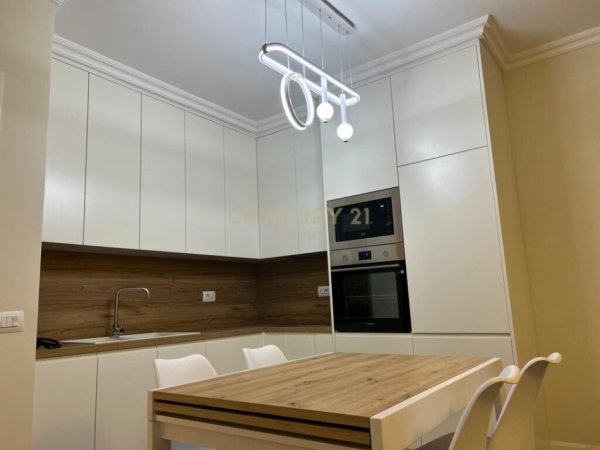Tirane, jepet me qera apartament 2+1+Aneks+Ballkon, Kati 2, 110 m² 1,200 € (pazari i ri)
