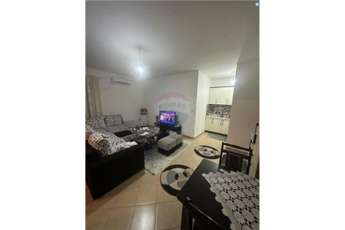 Tirane, jepet me qera apartament 2+1, Kati 5, 79 m² 450 € (APARTAMENT ME QIRA 2+1+PARKIM NE FRESK!)