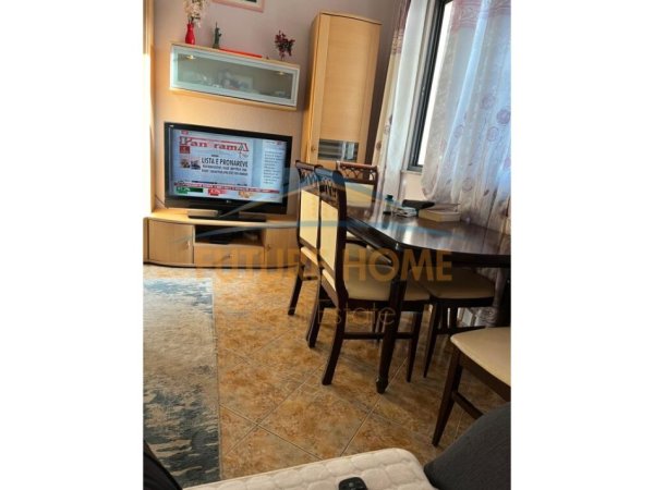 Tirane, shes Vile 2+1+Ballkon, , 500 m² 250,000 € (KOMBINAT)